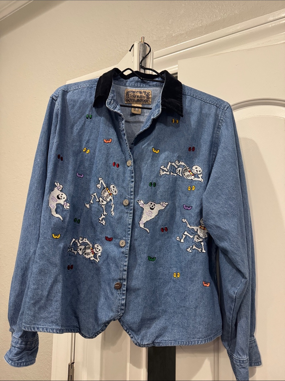 Embroidered Halloween Skeleton & Ghost Denim Button-Down Shirt - Blue